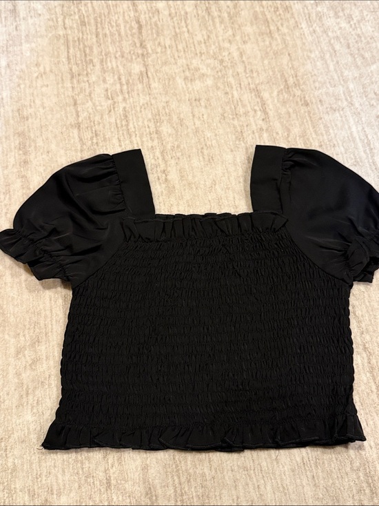 Other - Black Smocked Puff Sleeve girls Top
